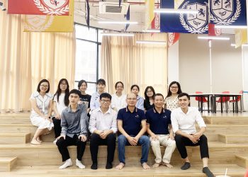 TRĂNG XANH” GẶP GỠ CÁC TÂN SINH VIÊN ĐẠI HỌC