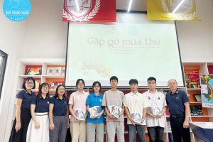 TRĂNG XANH GẶP MẶT TÂN SINH VIÊN: KHI ÁNH TRĂNG GIEO NIỀM TIN